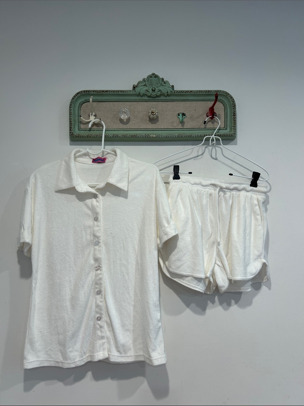 Edikted White Terry cloth Short Sleeve Button-Up Shirt & Athletic Shorts Set med